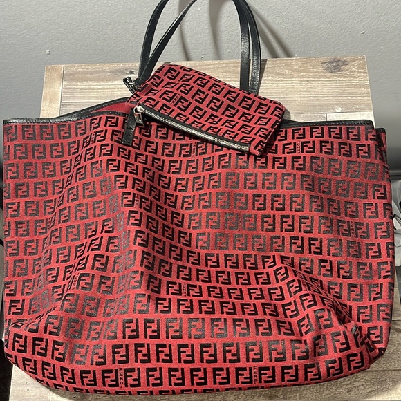 FENDI Red Logo Tote Bag with pouch - Picture 1 of 12